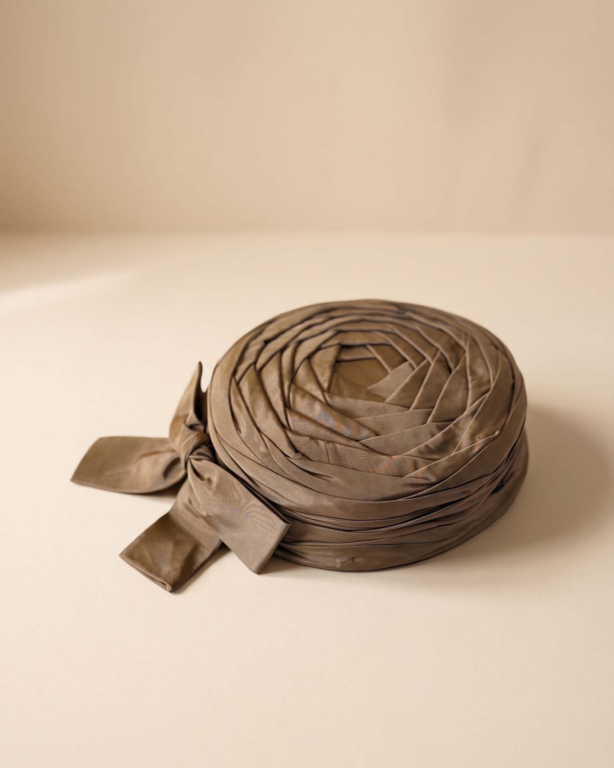 Vintage 1940s Remleigh Taupe Brown Satin Ribbon Tilt Hat Sculptural Woven Crown Bow Women's WWII Era Millinery