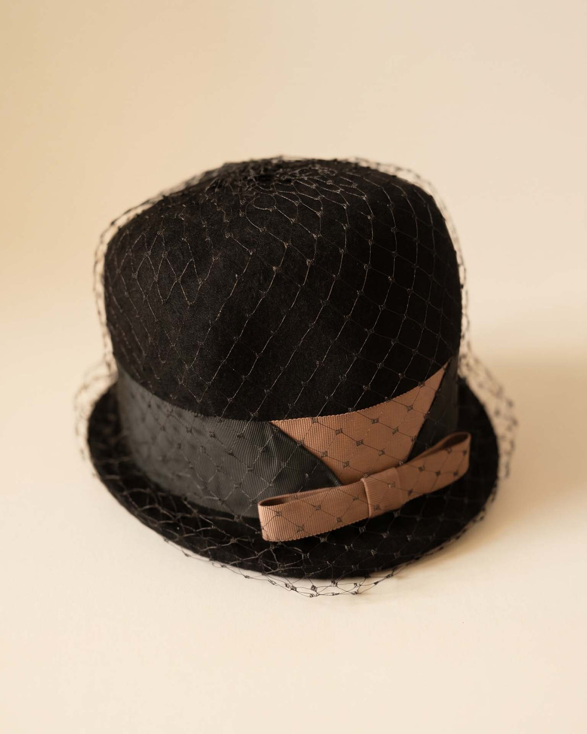 Vintage 1950s Ronnie Original Black Felt Hat Taupe Grosgrain Bow Black Veil Union Made Women's Mid Century Millinery