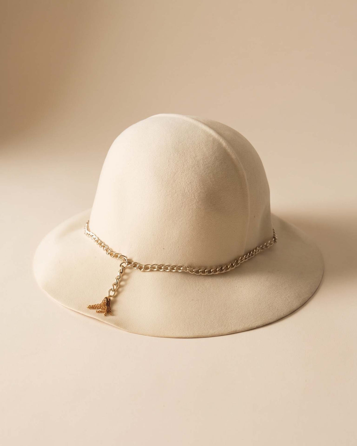 Vintage 1970s Made in Italy Ivory Wool Felt Wide Brim Hat Gold Chain Tassel Women's Mod Boho Designer Style Hat